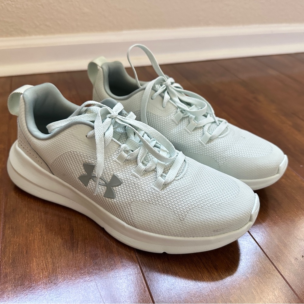 Under Armour Essential Sportstyle Sneakers SZ 11